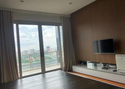 2 Bedrooms 2 Bathrooms Size 132sqm. 185 Ratchadamri for Rent 140,000 THB