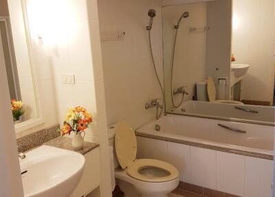3 bedrooms 2 bathrooms size 115sqm. Baan Siri Sukhumvit 13 for Rent 35,000 THB