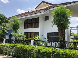 HOUSE  4 Bedrooms 4 Bathrooms Size 400sqm. Soi Thonglor for Rent 125,000 THB