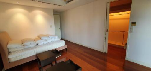 3 BEDROOMS 3 BATHROOMS + MAIDROOM 320SQM SUPREME CLASSIC FOR RENT 120 000THB / SATHORN