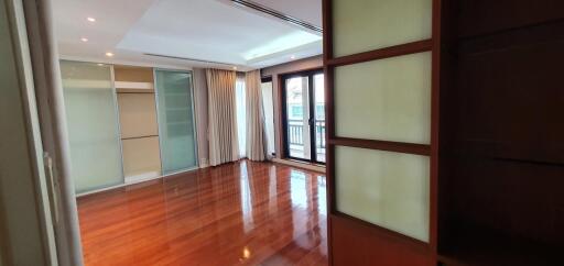 3 BEDROOMS 3 BATHROOMS + MAIDROOM 320SQM SUPREME CLASSIC FOR RENT 120 000THB / SATHORN