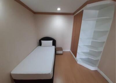 2 Bedrooms 1 Bathroom Size 64sqm. Waterford Diamond for Rent 27,000 THB