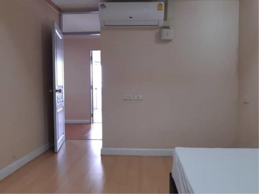 2 Bedrooms 1 Bathroom Size 64sqm. Waterford Diamond for Rent 27,000 THB