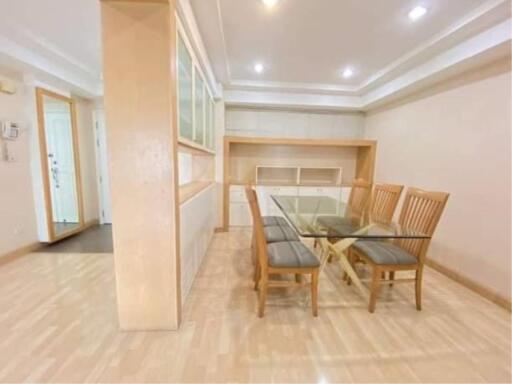 3 bedrooms 2 bathrooms size 140sqm. Royal Castle for Rent 50,000 THB for Sale 15mTHB