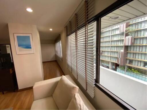 2 Bedrooms 2 Bathrooms Size 120sqm. The Royal Place 2 for Rent 35,000 THB