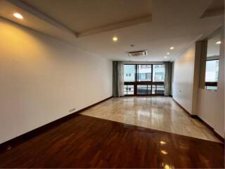 3 Bedrooms 3 Bathrooms Size 223sqm. President Park View Towers for Rent 60,000 THB