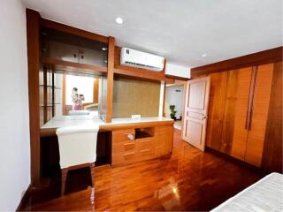 3 Bedrooms 3 Bathrooms Size 223sqm. President Park View Towers for Rent 62,000 THB