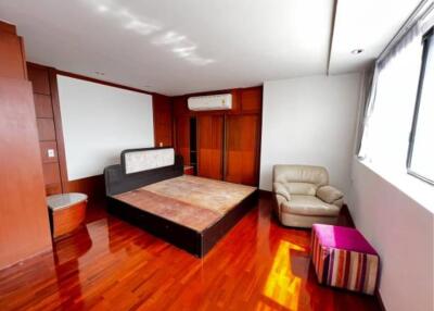 3 Bedrooms 3 Bathrooms Size 223sqm. President Park View Towers for Rent 62,000 THB