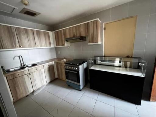 3 Bedrooms 3 Bathrooms Size 223sqm. President Park 24 for Rent 55,000 THB