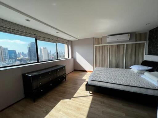 3 Bedrooms 3 Bathrooms Size 223sqm. President Park 24 for Rent 55,000 THB