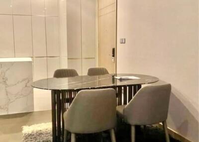 2 Bedrooms 2 Bathrooms Size 73sqm. The Esse Asoke for Rent 75,000 THB