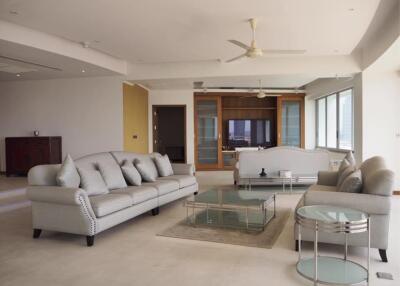 2 Bedrooms 3 Bathrooms Size 273sqm. Watermark Chaophraya River for Rent 69,000 THB