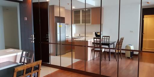 For RENT : The Rajdamri / 1 Bedroom / 1 Bathrooms / 67 sqm / 35000 THB [10061268]