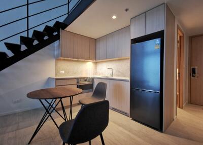 For RENT : The Lofts Silom / 1 Bedroom / 1 Bathrooms / 50 sqm / 35000 THB [R10410]