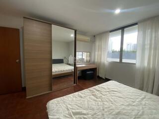 For RENT : D.S. Tower 2 Sukhumvit 39 / 3 Bedroom / 3 Bathrooms / 127 sqm / 35000 THB [R10573]