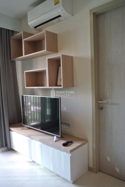 For RENT : Rhythm Sukhumvit 36-38 / 1 Bedroom / 1 Bathrooms / 33 sqm / 35000 THB [R10738]