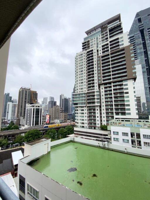 For RENT : Acadamia Grand Tower / 2 Bedroom / 1 Bathrooms / 85 sqm / 35000 THB [R10760]
