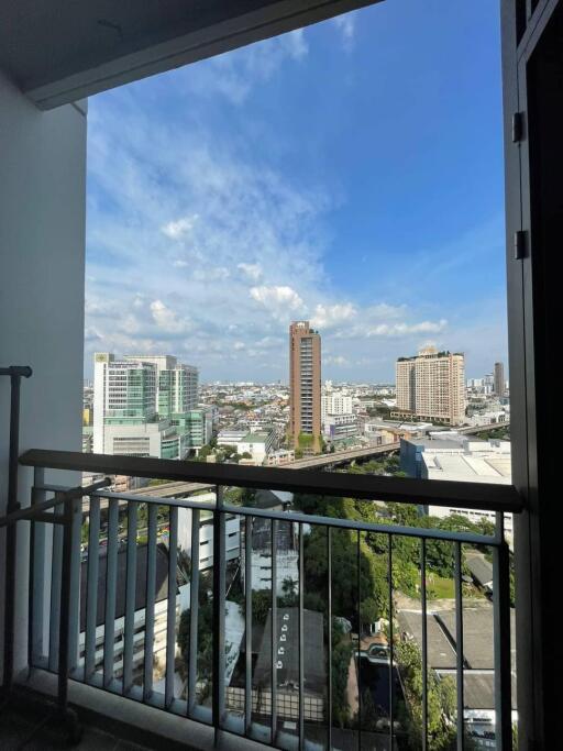 For RENT : Rhythm Sukhumvit 42 / 1 Bedroom / 1 Bathrooms / 45 sqm / 35000 THB [R11218]