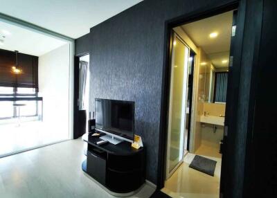 For RENT : Rhythm Sukhumvit 44/1 / 1 Bedroom / 1 Bathrooms / 45 sqm / 35000 THB [R11245]