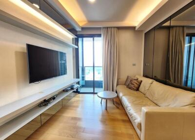 For RENT : The Lumpini 24 / 1 Bedroom / 2 Bathrooms / 55 sqm / 35000 THB [R11279]