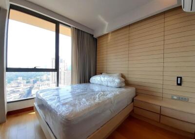 For RENT : The Lumpini 24 / 1 Bedroom / 2 Bathrooms / 55 sqm / 35000 THB [R11279]