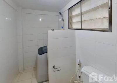 4 Bedrooms 4 Bathrooms Size 250sqm. 8 Sukhumvit for Rent 90,000 THB