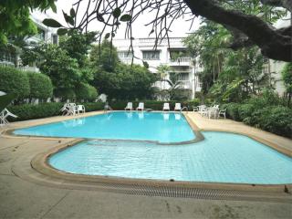 4 Bedrooms 4 Bathrooms Size 320sqm. Prompak Garden for Rent 100,000 THB