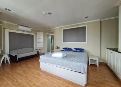 2 Bedrooms 2 Bathrooms Size 128sqm. Lake Avenue Condominium for Rent 50,000 THB