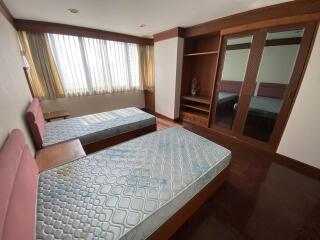 2 Bedrooms 2 Bathrooms Size 128sqm. Lave Avenue for Rent 40,000 THB