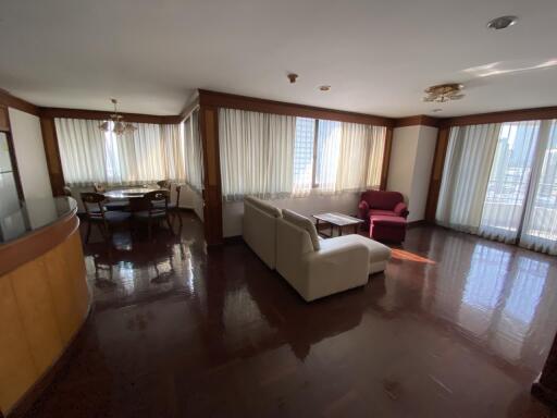 2 Bedrooms 2 Bathrooms Size 128sqm. Lave Avenue for Rent 40,000 THB