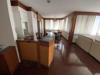 2 Bedrooms 2 Bathrooms Size 128sqm. Lave Avenue for Rent 40,000 THB