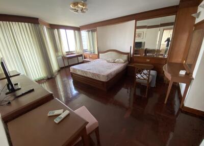 2 Bedrooms 2 Bathrooms Size 128sqm. Lave Avenue for Rent 40,000 THB