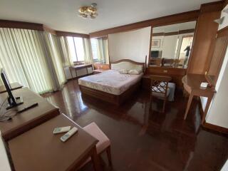 2 Bedrooms 2 Bathrooms Size 128sqm. Lave Avenue for Rent 40,000 THB