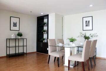 For RENT : The Capital Sukhumvit 30/1 / 2 Bedroom / 2 Bathrooms / 140 sqm / 55000 THB [R11581]