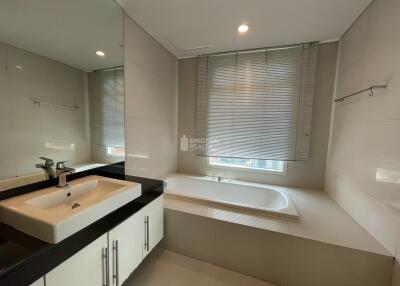 For RENT : Fullerton Sukhumvit / 3 Bedroom / 3 Bathrooms / 132 sqm / 70000 THB [9078087]