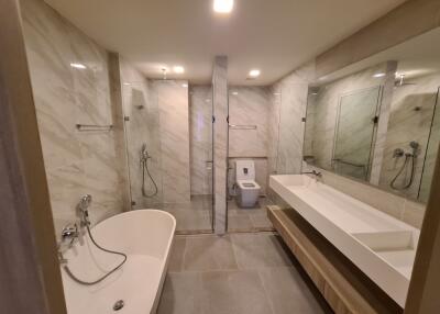 For SALE : FYNN Sukhumvit 31 / 2 Bedroom / 2 Bathrooms / 80 sqm / 16000000 THB [S11585]