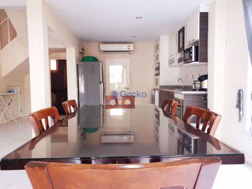 4 Bedrooms House in Baan Fah Rim Haad Jomtien H009214