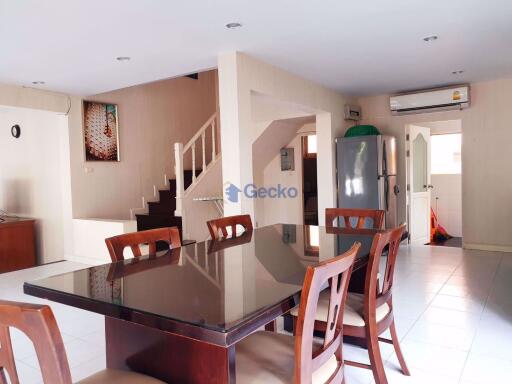 4 Bedrooms House in Baan Fah Rim Haad Jomtien H009214