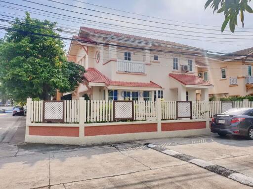 4 Bedrooms House in Baan Fah Rim Haad Jomtien H009214