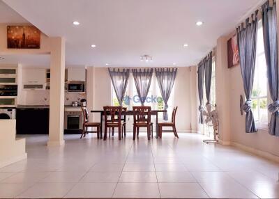 4 Bedrooms House in Baan Fah Rim Haad Jomtien H009214