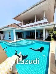 4 Bedrooms 800 Sqm. Private Pool villa at Soi Sukhumvit89