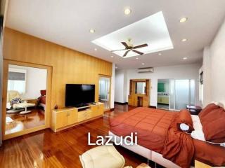 4 Bedrooms 800 Sqm. Private Pool villa at Soi Sukhumvit89