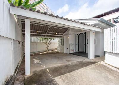 Modern 3 bed bungalow Canal Road : Suthep