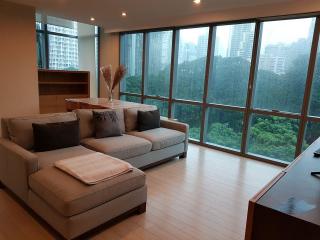 For SALE : The Room Sukhumvit 21 / 2 Bedroom / 3 Bathrooms / 125 sqm / 24500000 THB [S11625]