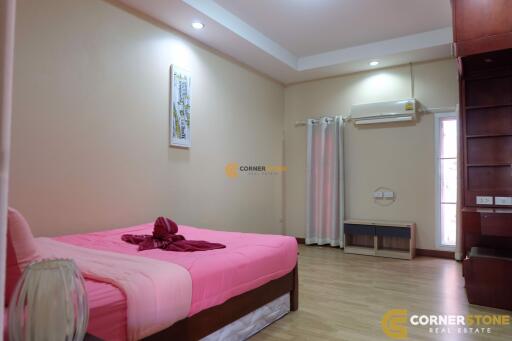 บ้านหลังนี้มี 4 Bedrooms ห้องนอน  อยู่ในโครงการชื่อ Pattaya Lagoon  ตั้งอยู่ที่ พัทยา