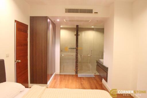 คอนโดนี้ มีห้องนอน 2 ห้องนอน  อยู่ในโครงการ คอนโดมิเนียมชื่อ The Axis Condo Pattaya 