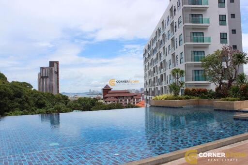 คอนโดนี้ มีห้องนอน 2 ห้องนอน  อยู่ในโครงการ คอนโดมิเนียมชื่อ The Axis Condo Pattaya 