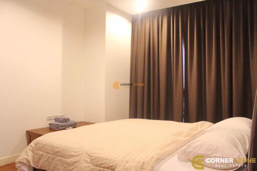 คอนโดนี้ มีห้องนอน 2 ห้องนอน  อยู่ในโครงการ คอนโดมิเนียมชื่อ The Axis Condo Pattaya 