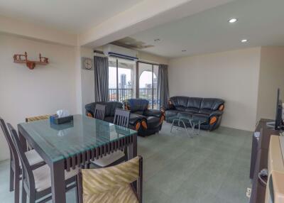 2 Bedrooms Condo in Sombat Condotel Pratumnak C010767