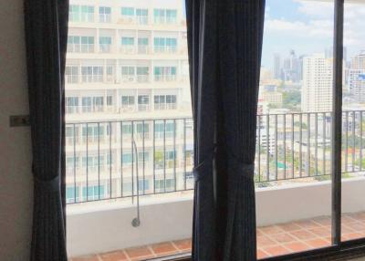 1 Bed 1 Bath 63 SQ.M at Icon III Condo